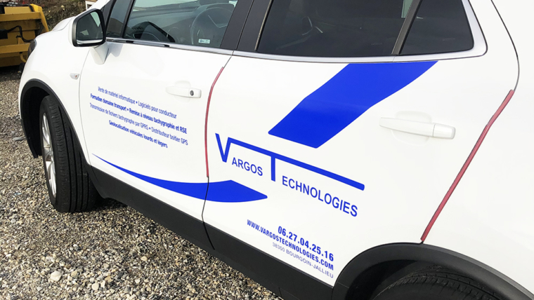 Pose de stickers pour voiture d’entreprise Vargos Technologie